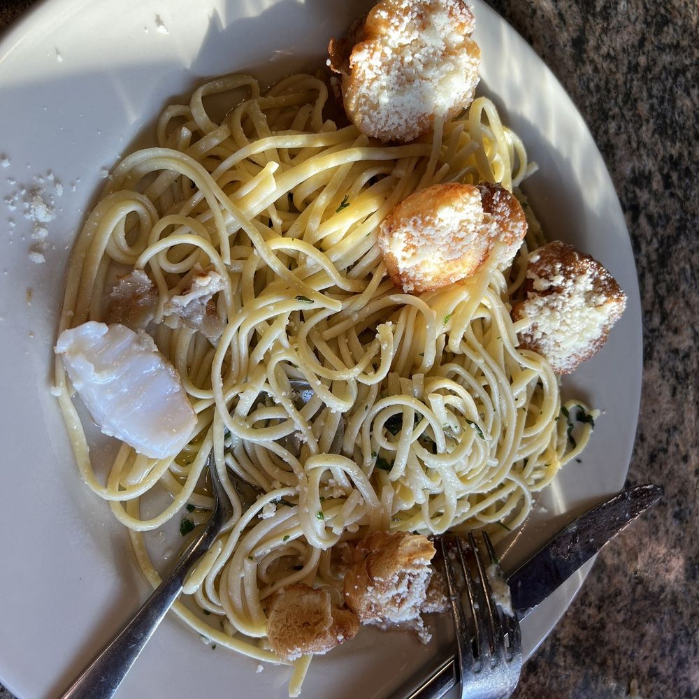 Leonardo's Italian Grille - Scallops Scampi Romano. - Pizza Near Me - Romulus, Michigan Leonardo's Italian Grille - Scallops Scampi Romano. - Pizza Near Me - Romulus, Michigan
