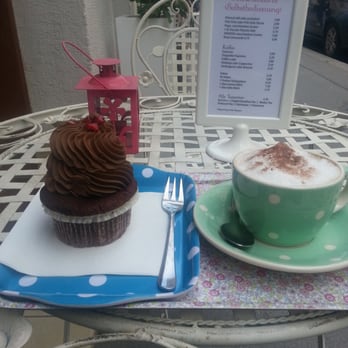 CupCakes Wien - On the way home! - Cafes Near Me - Vienna, 9