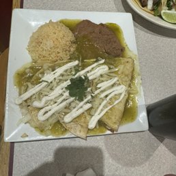 Enchiladas Verdes (green enchiladas) Enchiladas Verdes (green enchiladas)