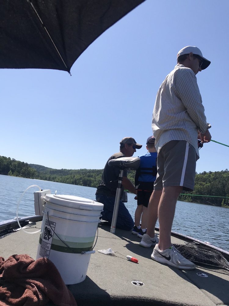 BROKEN BOW LAKE CRAPPIE FISHING GUIDE Broken Bow Lake, Oklahoma