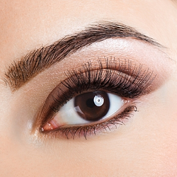Nazy Eyebrow Threading