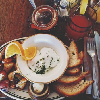 La Note - Les Oeufs Mason: two eggs any style (poached), homefries & toast. Drink: Le Pagnol: orange & cranberry juice with Perrier water - French Near Me - Berkeley, California La Note - Les Oeufs Mason: two eggs any style (poached), homefries & toast. Drink: Le Pagnol: orange & cranberry juice with Perrier water - French Near Me - Berkeley, California