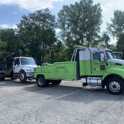 Carl's Auto Care & Towing