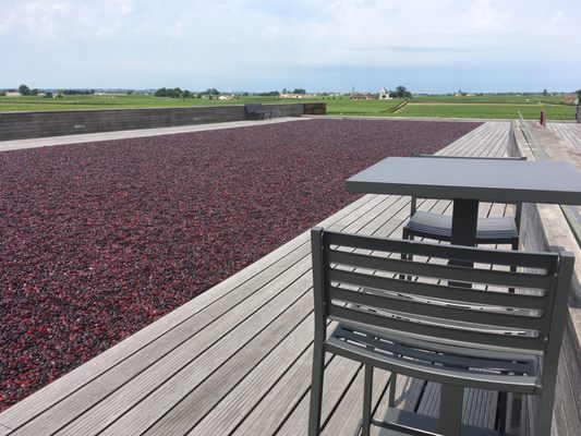 La Terrasse Rouge by null