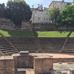Golden Rooms - Roman ruins in Trieste, about a 30 minute walk from Golden Rooms.