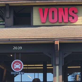 Vons - Great place to come and grab lunch they offer plenty of hot and cold foods. - Grocery Near Me - Montrose, California Vons - Great place to come and grab lunch they offer plenty of hot and cold foods. - Grocery Near Me - Montrose, California