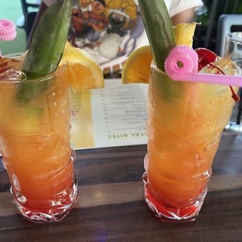Good Vibes Coastal Kitchen - Hurricane Drink - Beer Bar Near Me - Pearland, Texas