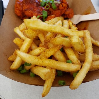 Everest MoMo - Boneless wings with some extra heat - Food Trucks Near Me Everest MoMo - Boneless wings with some extra heat - Food Trucks Near Me