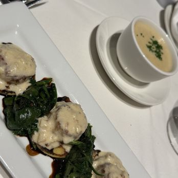 Magnolias - Pan Seared Sea Scallops Appetizer, Blue Crab Bisque Soup - Southern Near Me - Charleston, South Carolina Magnolias - Pan Seared Sea Scallops Appetizer, Blue Crab Bisque Soup - Southern Near Me - Charleston, South Carolina
