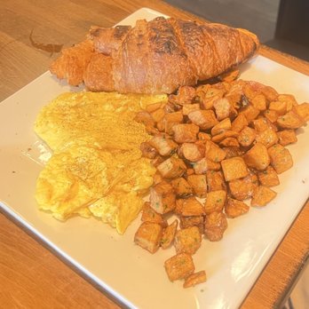 Frontier Perk Cafe - Cafes Near Me - St. Charles, Missouri