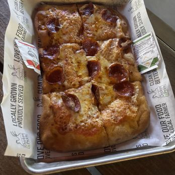 Chicken N Pickle - Pepperoni pizza - Pickleball Near Me - Henderson, Nevada