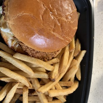 Yard House - Nashville Hot Chicken - Vegetarian Near Me - Gaithersburg, Maryland Yard House - Nashville Hot Chicken - Vegetarian Near Me - Gaithersburg, Maryland