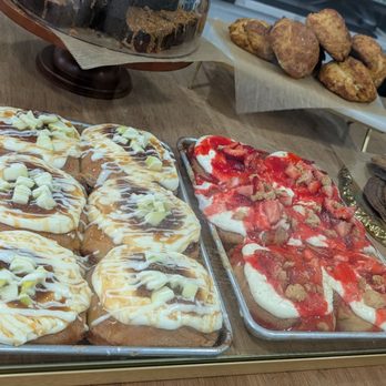 Sweeter Than Honey - Cinnamon roll - Ice Cream & Frozen Yogurt Near Me - Eastpointe, Michigan Sweeter Than Honey - Cinnamon roll - Ice Cream & Frozen Yogurt Near Me - Eastpointe, Michigan