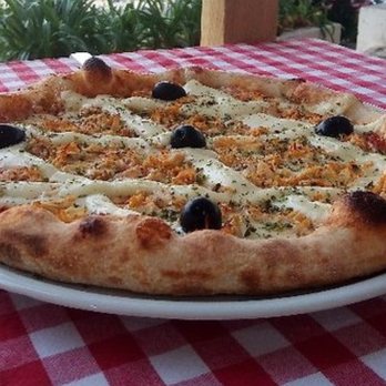 Bordas Pizzaria - Pizza Frango com Catupiry na esplanada... - Pizza Near Me - Cascais, 11