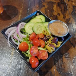 Maddie's Wine and Whiskey - Side salad w/cinnamon vinegrette