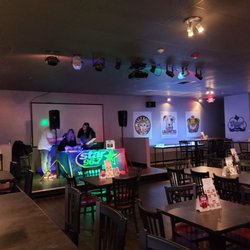 Bedrocks Bar - Star 96.7 on the stage at 4:30