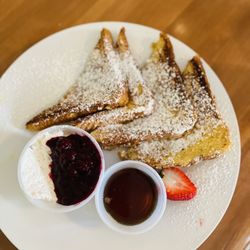Salmon Creek Cafe - French Toast with marionberry preserves