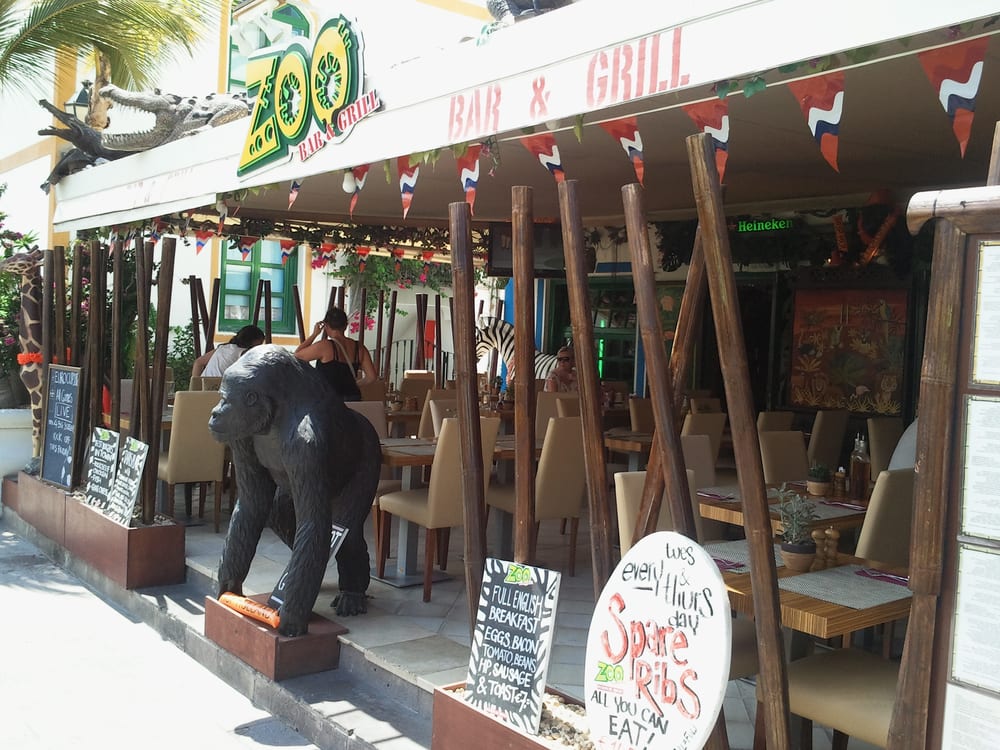 ZOO BAR AND GRILL Updated September 2024 Plaza Puerto de Mogan