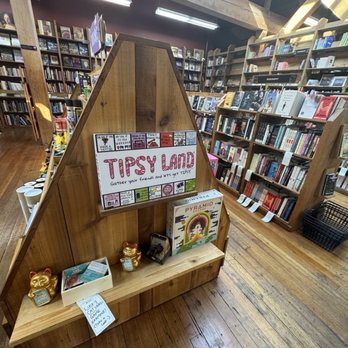 Elliott Bay Book - Bookstores Near Me - Seattle, Washington