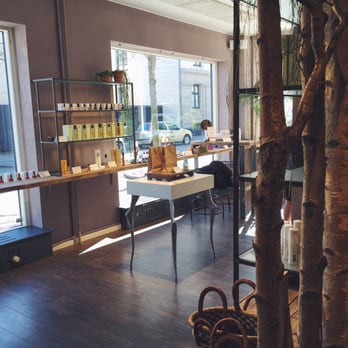 Beauty Avenue - Receptionen, med masser af produkter - Skin Care Near Me - Frederiksberg, 84 Beauty Avenue - Receptionen, med masser af produkter - Skin Care Near Me - Frederiksberg, 84