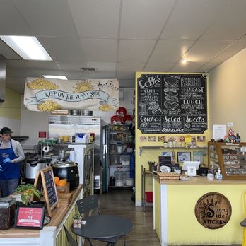 Sunny Side Kitchen - Inside seating. - Sandwiches Near Me - Escondido, California