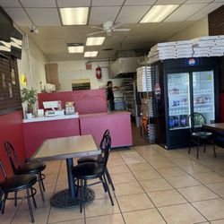Rancho Giant Pizza - Inside