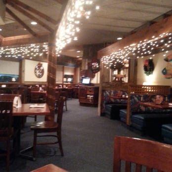 Red Lobster - Monday 6:10 PM. Not crouded walked right in.  5 minutes later my order is in. - Seafood Near Me - Harrisonburg, Virginia