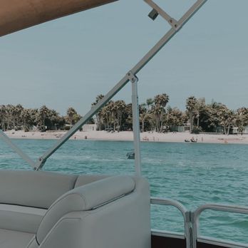 Paradise Point - Boat trip at the ocean - Resorts Near Me - San Diego, California