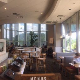 Newer, upscale panera Bread style. Newer, upscale panera Bread style.