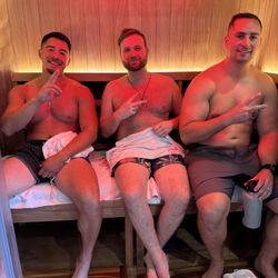Wellevate Lounge - Infrared sauna session with friends in Costa Mesa
