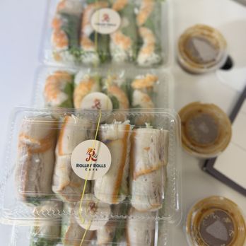 Rollin’ Rolls Cafe - Shrimp Summer Rolls and Pork Summer Rolls - Vietnamese Near Me - Urban Honolulu, Hawaii Rollin’ Rolls Cafe - Shrimp Summer Rolls and Pork Summer Rolls - Vietnamese Near Me - Urban Honolulu, Hawaii