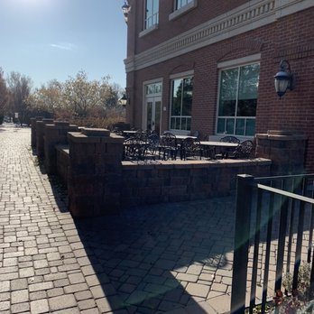 Brick Canvas Cafe - Outdoor dining area - Juice Bars & Smoothies Near Me - Lehi, Utah