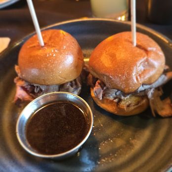 The Neighborly - Prime rib sliders- Noble brioche, creamy horseradish, au jus - New American Near Me - Phoenix, Arizona The Neighborly - Prime rib sliders- Noble brioche, creamy horseradish, au jus - New American Near Me - Phoenix, Arizona