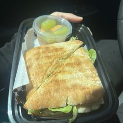 Pure Juice & Salads - Chicken sandwich