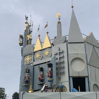 Its A Small World - All marching back inside - Amusement Parks Near Me - Anaheim, California