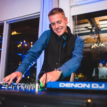 DJ Dave's Mobile Entertainment - DJs Near Me DJ Dave's Mobile Entertainment - DJs Near Me