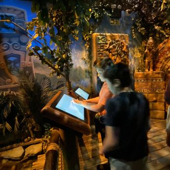 Cadbury World - Aztec Zone - Chocolatiers & Shops Near Me - Birmingham, XGL