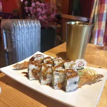 Ezankaya - Shrimp Tempura Maki - Thai Near Me - Chicago, Illinois