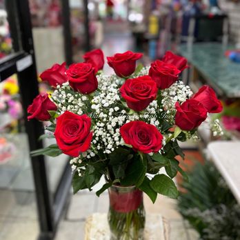 Mateo’s Flower Shop - Dozen red rose - Florists Near Me - Yonkers, New York Mateo’s Flower Shop - Dozen red rose - Florists Near Me - Yonkers, New York