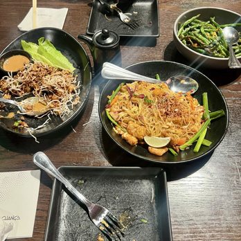 P.F. Chang's - Chang's Chicken Lettuce Wraps, Singapore Street Noodles, Chili-Garlic Green Beans - Chinese Near Me - Loveland, Colorado P.F. Chang's - Chang's Chicken Lettuce Wraps, Singapore Street Noodles, Chili-Garlic Green Beans - Chinese Near Me - Loveland, Colorado