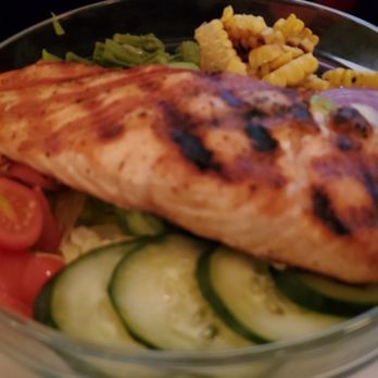 CAFÉ LULUc - Salad with salmon - French Near Me - Brooklyn, New York CAFÉ LULUc - Salad with salmon - French Near Me - Brooklyn, New York