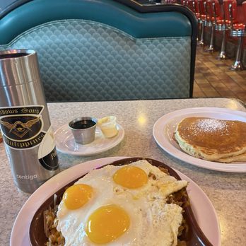 Full Moon Diner - Meat skillet - American Near Me - Lake Bluff, Illinois Full Moon Diner - Meat skillet - American Near Me - Lake Bluff, Illinois