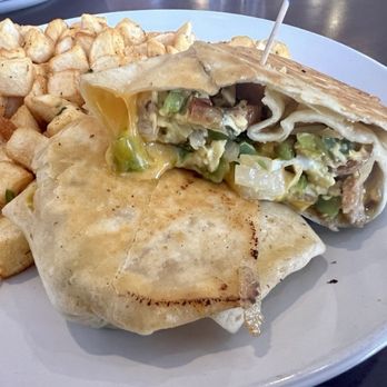 Walled Lake Brunch House - Breakfast burrito w/sausage - American Near Me - Walled Lake, Michigan