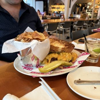 Big Pink - That's a giant burger with Mac n cheese - Pizza Near Me - Miami Beach, Florida