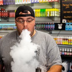 Poor Boys Vapor World & Pub