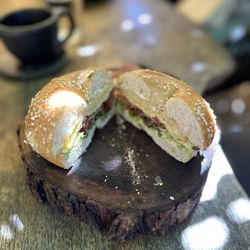 Rústica - Bagel breakfast sandwich