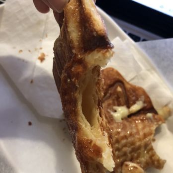 Mochi - Empty croissant taiyaki shell without ordered nutella filling - Ice Cream & Frozen Yogurt Near Me - Irvine, California