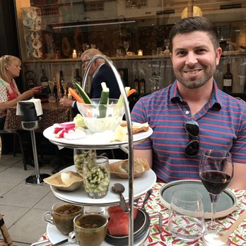 Zorzetto - Starter: veggies w cheese dip, chunk Parmesan, cold zucchini salad, organic boiled eggs wsoy sauce mayo, gespatcho & watermelon. - French Near Me - Nice, 06