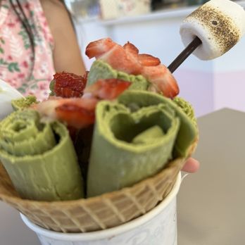 Polar Bear Rolled Ice Cream - Matcha with boba, strawberries, and marshmallow - Ice Cream & Frozen Yogurt Near Me - Union City, California Polar Bear Rolled Ice Cream - Matcha with boba, strawberries, and marshmallow - Ice Cream & Frozen Yogurt Near Me - Union City, California