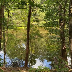 Mirror Lake State Park - A view of Mirror Lake from behind Echo Rock Trail